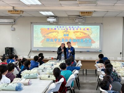 114.12.10 寒冬送暖活動-「愛灑寒冬，暖遍心中」圖片(另開新視窗)