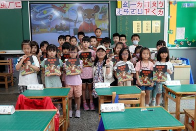 1140924珍珍校長在102說故事圖片