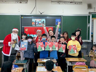 114.12.24 家長會聖誕節活動圖片(另開新視窗)